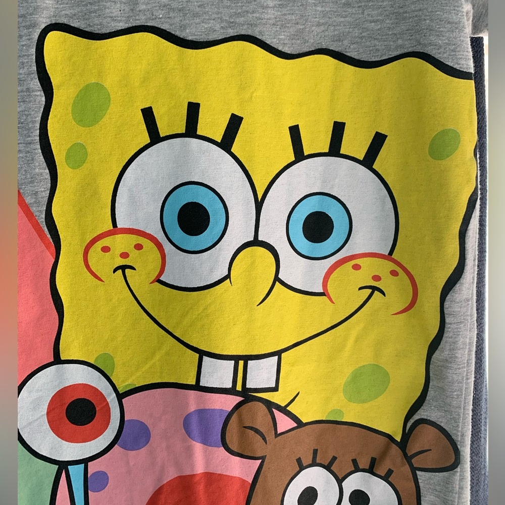 NICKELODEON’s sponge bob shirt.